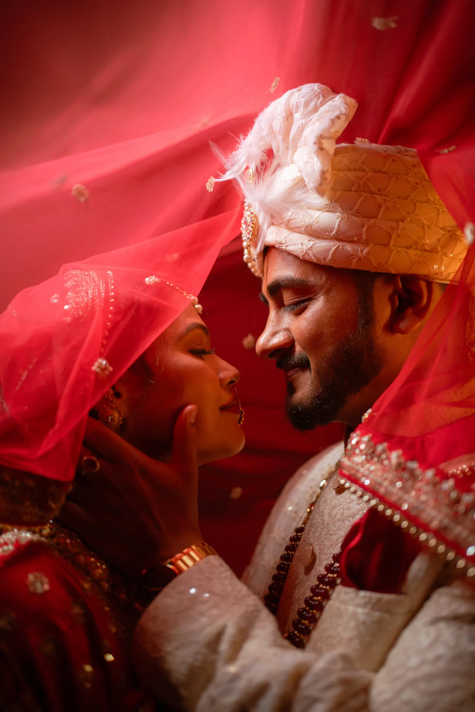 Pallavi & Shobhit, photographed by Laal Ishq
